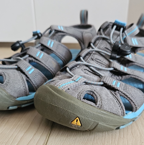 KEEN Clearwater 7.5 38 Wmns CNX Sandals Waterproof Outdoor Hiking All Terrain - Picture 9 of 12